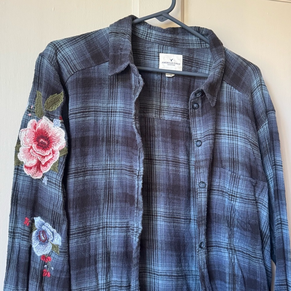 American Eagle Distressed Flannel with Flower Patches - Picture 6 of 9